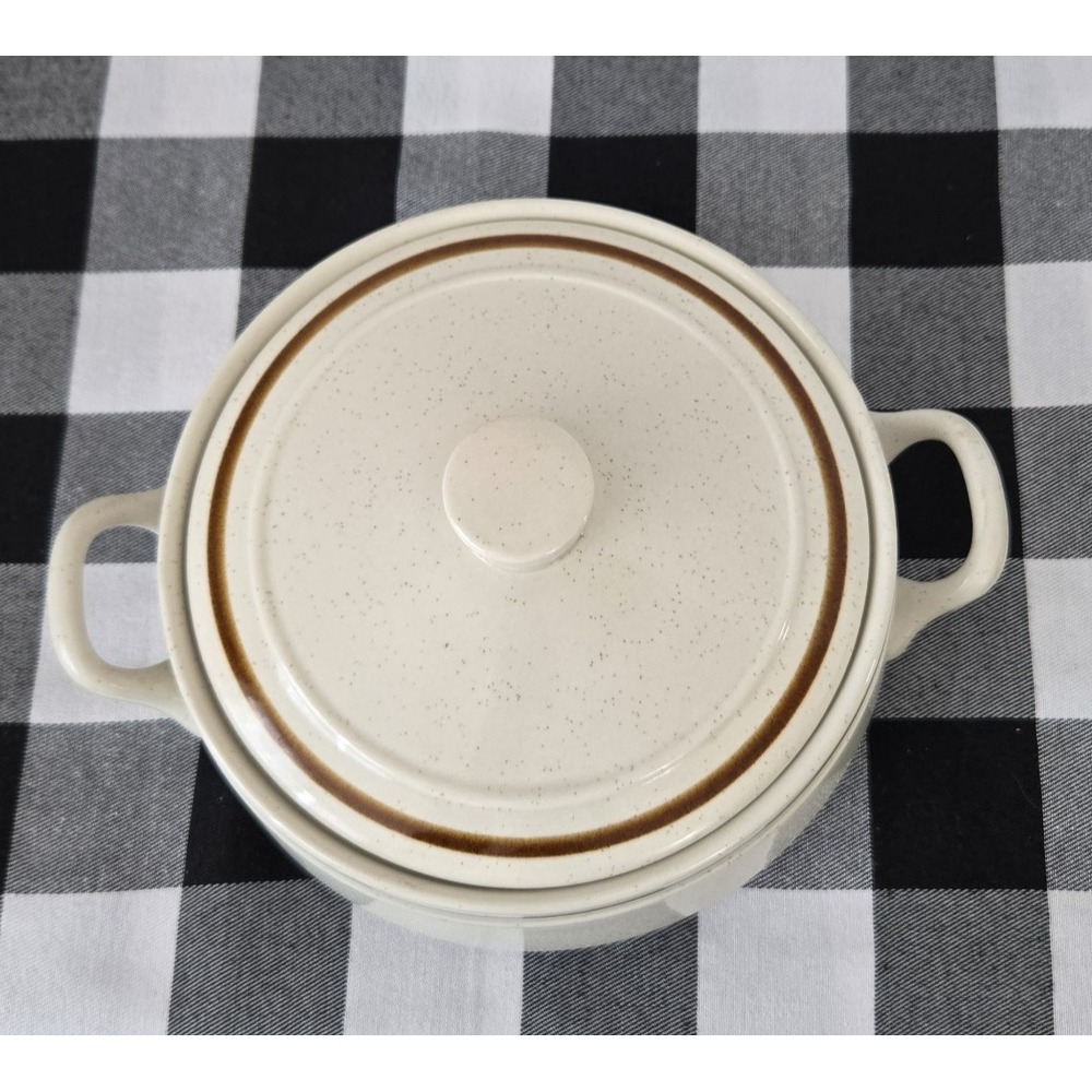 Old Brook Collection Stoneware Casserole Dish With Lid 2 Quart Oven to Table - Picture 9 of 10